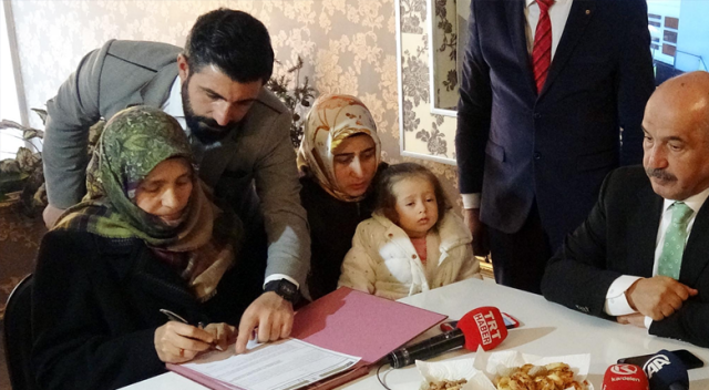 Erzurum&#039;da hayırsever iş adamının rezidans hediyesi şehit ailesini ağlattı