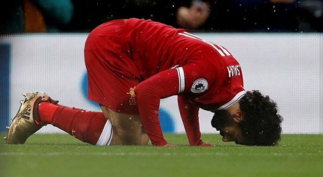 İngiltere&#039;de yılın futbolcusu Salah seçildi