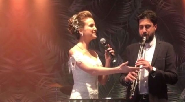 Ünlü sunucu Simge Fıstıkoğlu, düğününde şarkı söyledi