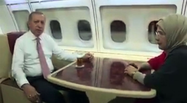 Cumhurbaşkanı Erdoğan ilk sahurunu uçakta yaptı
