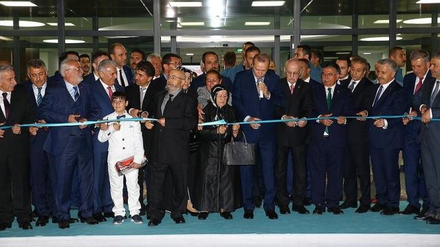 Cumhurbaşkanı Erdoğan, okul açılışı yaptı