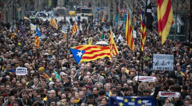 Katalonya&#039;da çözümsüzlük devam ediyor