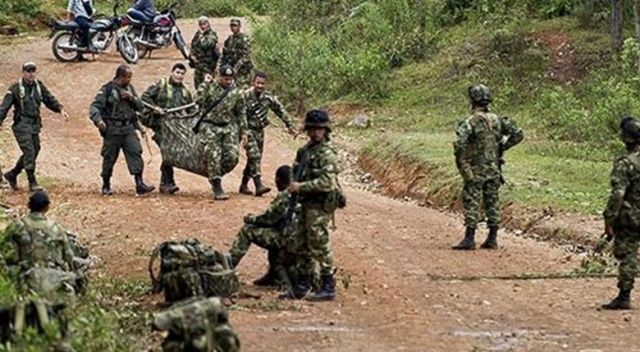 Kolombiya&#039;da askerlere bombalı saldırı: 2 ölü