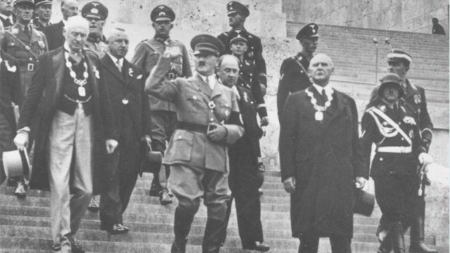 Hitler&#039;in çatal bıçak takımı binlerce sterline satıldı
