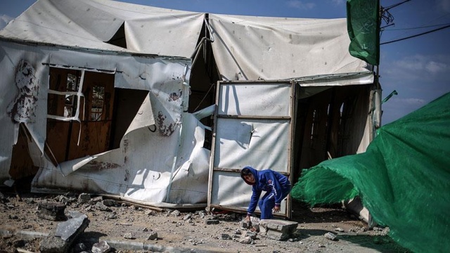 İsrail, Gazze sınırındaki göstericilerin çadırlarını ateşe verdi