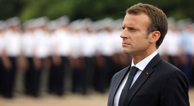 Macron kameralar önünde azarladı: Bana &#039;Efendim&#039; diyeceksin