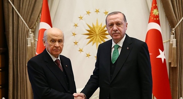 MHP Genel Başkanı Bahçeli, Cumhurbaşkanı Erdoğan&#039;ı tebrik etti
