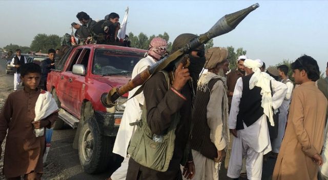 Taliban Afganistan&#039;ı kana buladı: 30 ölü