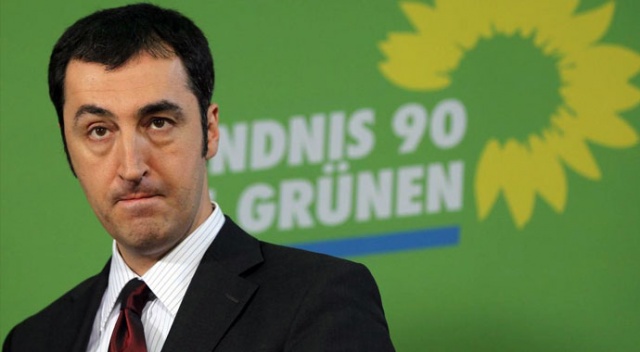 Türk düşmanı Cem Özdemir HDP&#039;ye oy istedi