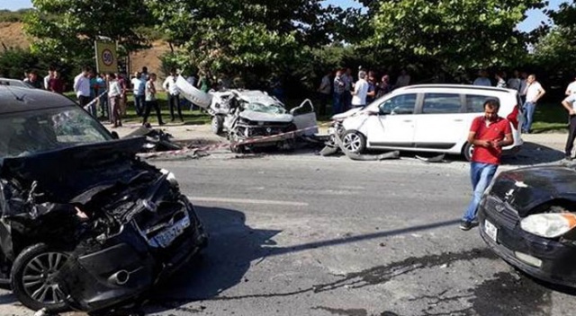 Arnavutköy&#039;de feci kaza: 2 ölü, 1 yaralı
