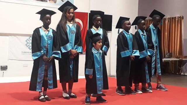 Gambiya TMV Okulları ilk mezunlarını verdi