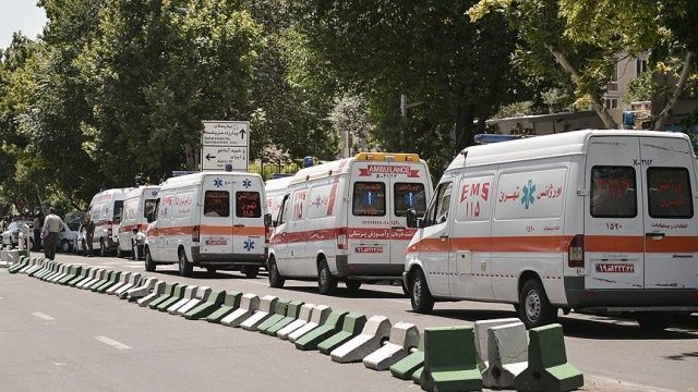 İran&#039;da petrol tankeri yolcu otobüsüne çarptı: 16 ölü