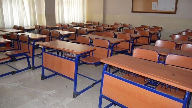 Kamerun&#039;daki FETÖ okulları TMV&#039;ye teslim edildi