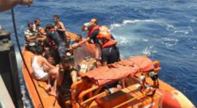 KKTC açıklarında batan tekneden kurtarılan göçmenler Silifke&#039;ye getirildi