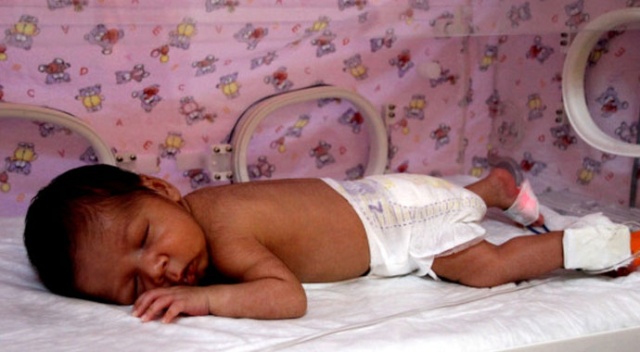 Mersin&#039;de 10 Günlük bebek sokakta terk edilmiş halde bulundu