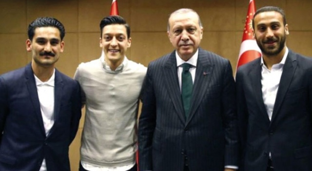 Mesut Özil geri adım atmadı: Cumhurbaşkanı Erdoğan&#039;la o fotoğrafı yine çektiririm
