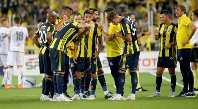 Fenerbahçe&#039;de 7 ismin bileti kesildi! İşte o futbolcular...