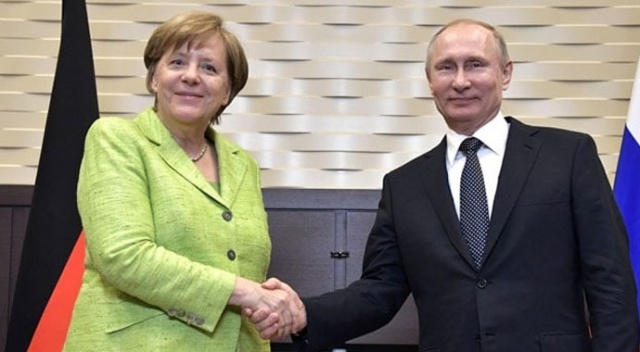 Putin ile Merkel Berlin&#039;de görüştü