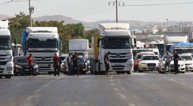 Ankara’da 17 araç birbirine girdi! Trafik kilit...