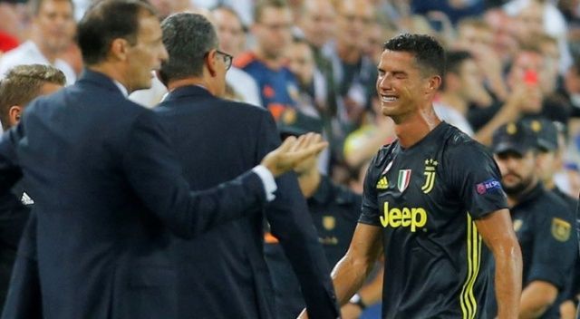 Cristiano Ronaldo kırmızı kart gördü, ağlayarak oyundan çıktı!