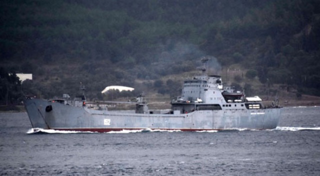 Rus çıkarma gemisi Akdeniz&#039;e iniyor