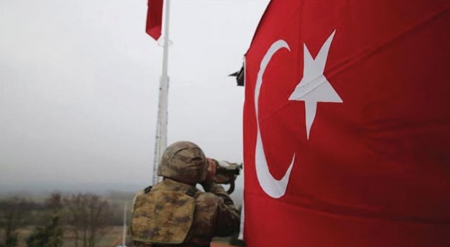 Yunanistan&#039;ın gözaltına aldığı iki Türk askeri iade edildi