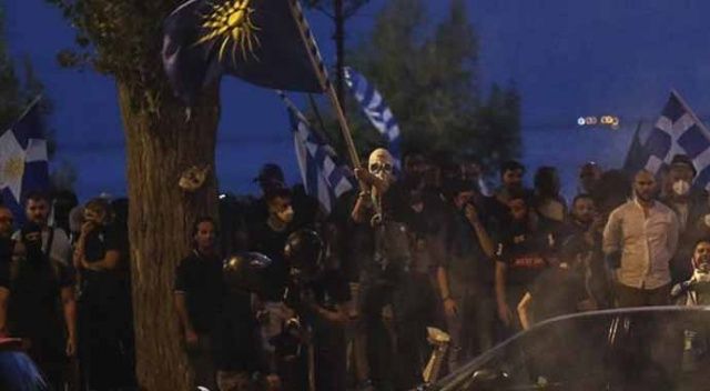 Yunanistan karıştı! Göstericiler polisle çatıştı