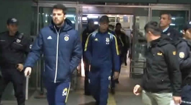 Fenerbahçe kafilesi İstanbul&#039;a döndü