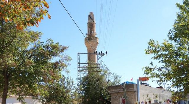 Gaziantep&#039;te minareye yıldırım düştü