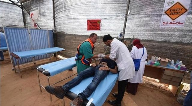 İsrail Gazze&#039;de sağlık çadırını vurdu!