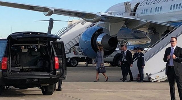 Melania Trump&#039;ın uçağı acil iniş yaptı