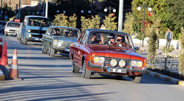 Yozgat&#039;ta klasik otomobiller görücüye çıktı