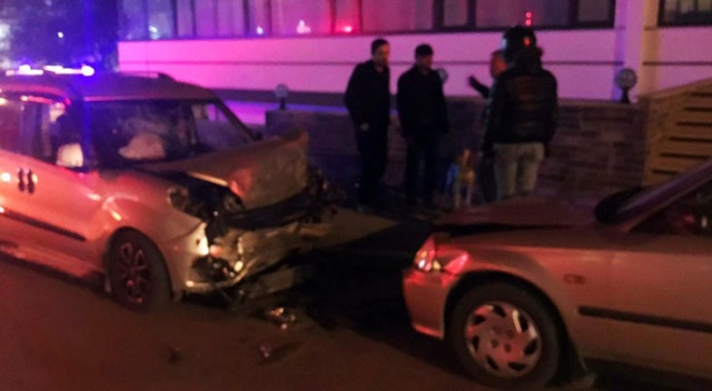 Bandırma&#039;da feci kaza: 1 ölü, 1 yaralı
