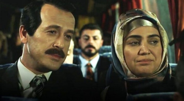 Reis filminde Emine Erdoğan&#039;ı canlandıran oyuncu Özlem Balcı, AK Parti&#039;den aday oldu