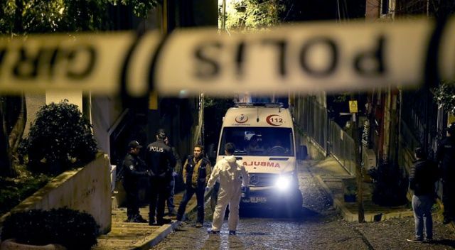 Beşiktaş&#039;ta iki grup arasında silahlı kavga: 1 ölü
