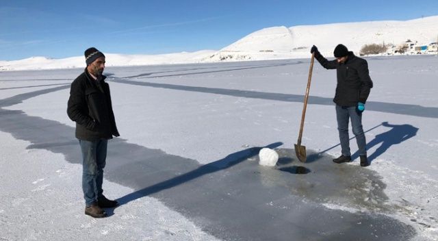 Çıldır Gölü buz tuttu