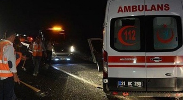 Diyarbakır Hani&#039;de teröristlerce düzenlenen saldırıda yaralanan 2 polisten biri şehit oldu