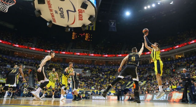 Fenerbahçe&#039;nin galibiyet serisi devam ediyor (Fenerbahçe 92-85 AX Armani Exchange Olimpia Milan)