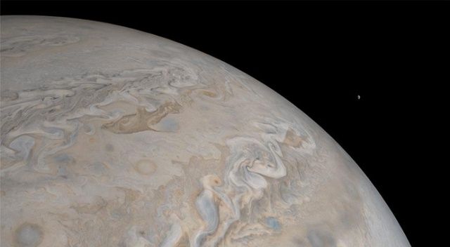 Jüpiter&#039;deki dev kasırgalar görüntülendi