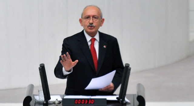 Kılıçdaroğlu, CHP&#039;li belediyelerde asgari ücreti 2200 TL&#039;ye yükseltti