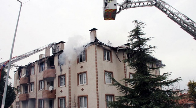 Yalova&#039;da 4 katlı apartmanda korkutan yangın