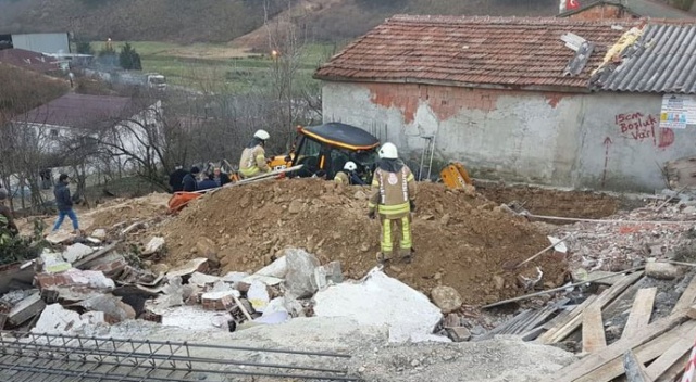 Arnavutköy&#039;de inşaat kazısında göçük