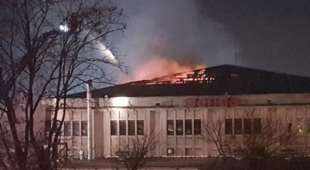 Avcılar&#039;da dondurma fabrikasında yangın