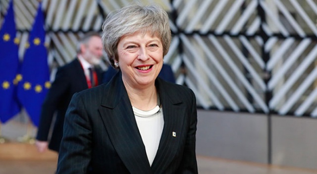 İngiltere Başbakanı Theresa May güvenoyu aldı