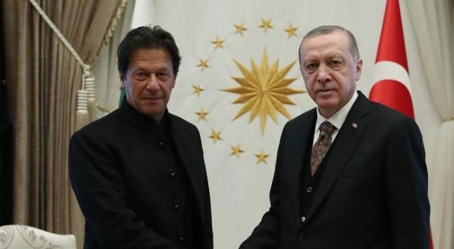 Başkan Erdoğan Pakistan Başbakanı İmran Han ile telefonla görüştü