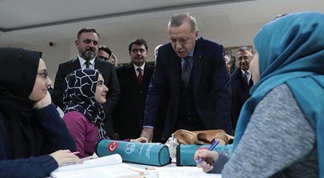 Cumhurbaşkanı Erdoğan&#039;dan Millet Kıraathanesine ziyaret