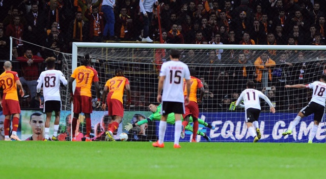 Galatasaray tur şansını zora soktu (Galatasaray 1-2 Benfica)