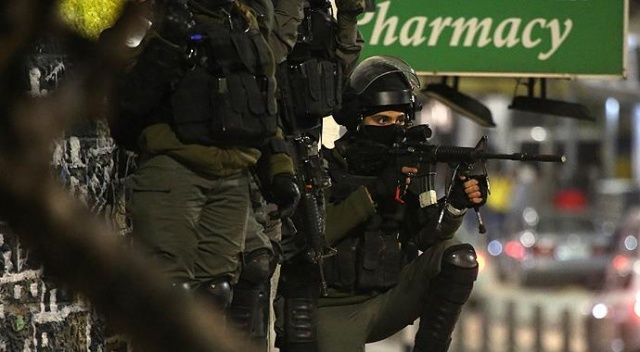 İsrail güçleri Batı Şeria&#039;da 22 Filistinliyi gözaltına aldı