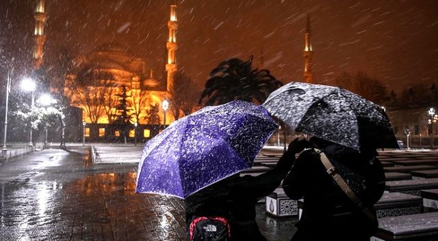 İstanbul&#039;da kar yağışı sürecek
