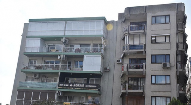 İzmir&#039;in eğik apartmanlarında tehlike sürüyor